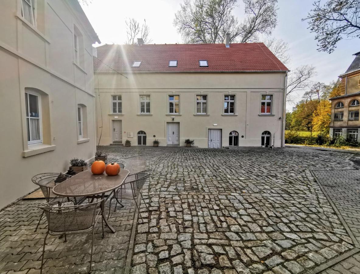 Palac I Folwark Brzeznica Brzeznica  Exteriér fotografie